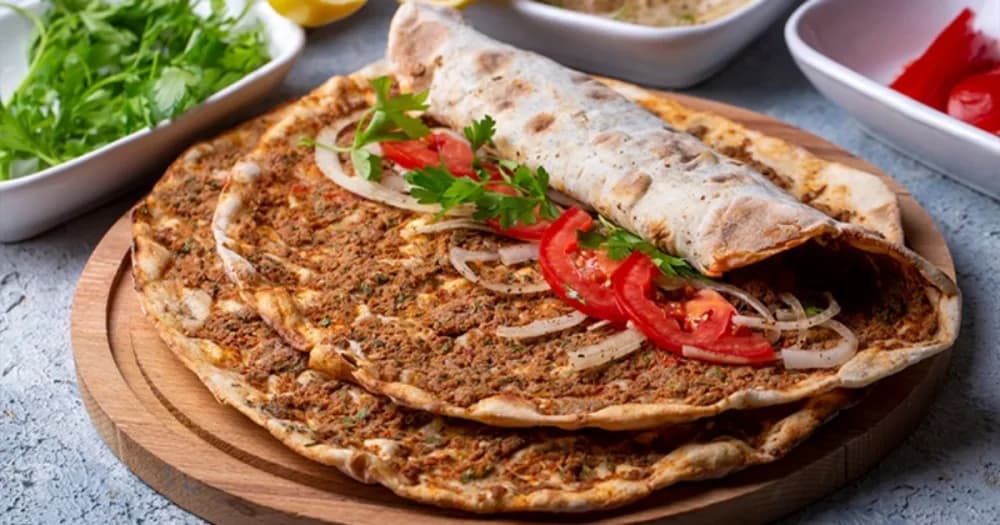 Lahmacun (Turkish Pizza)